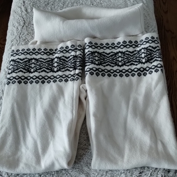 Aerie Cream Pants with Black Pattern - Picture 12 of 15